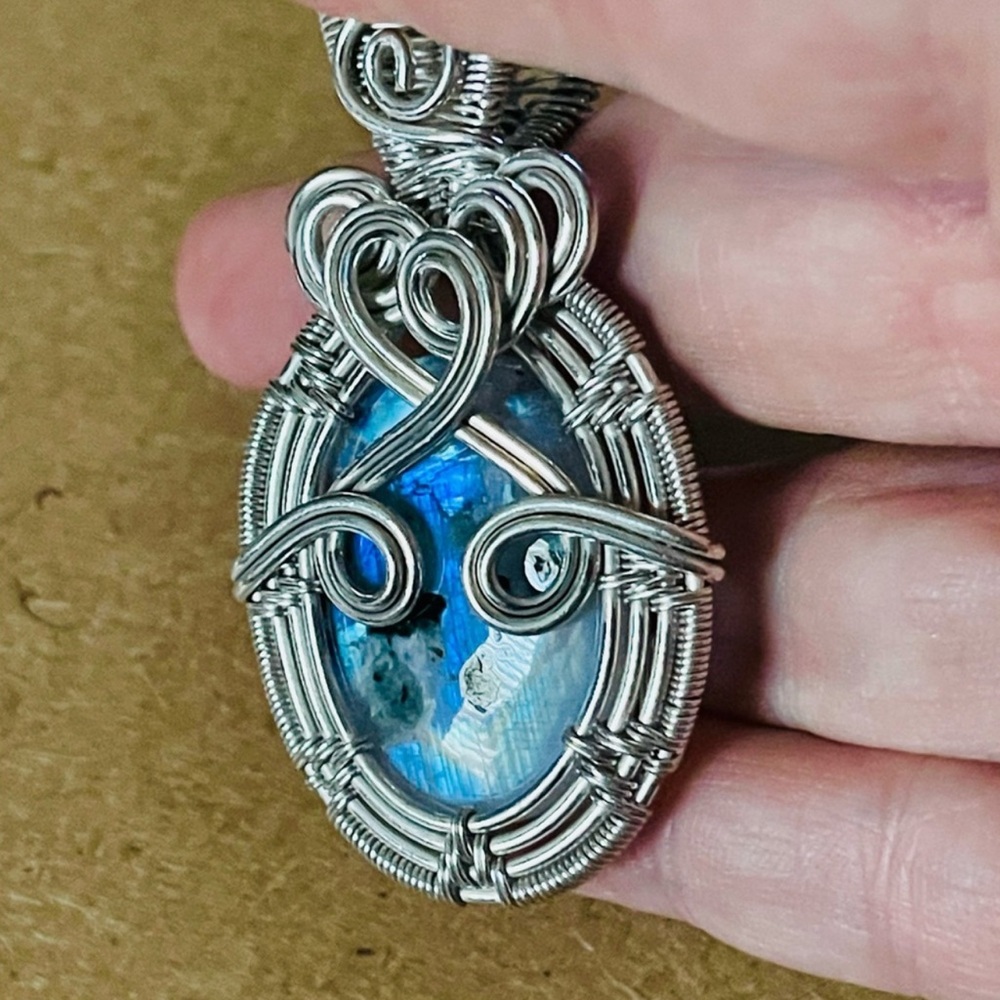 Elegant XL 925 Silver Wire Wrapped Flashy Moonstone Pendant Necklace
